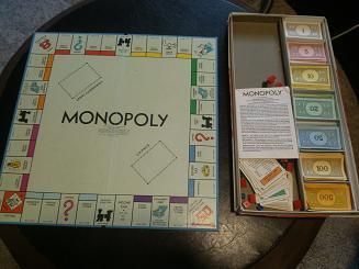 MonopolyGame327x245.jpg MonopolyGame327x245.jpg